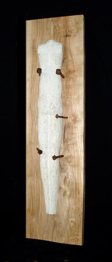 o.T. (Marmor-Carrara, handgeschmiedete Nägel, Holz – Höhe: 55 cm)
